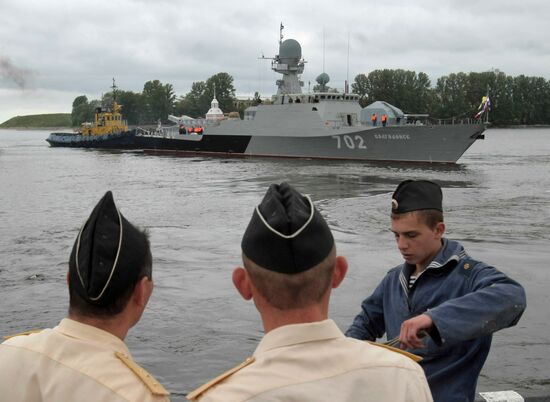 Preparations for Maritime Defense Show opening in St. Petersburg