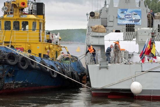 Preparations for Maritime Defense Show opening in St. Petersburg