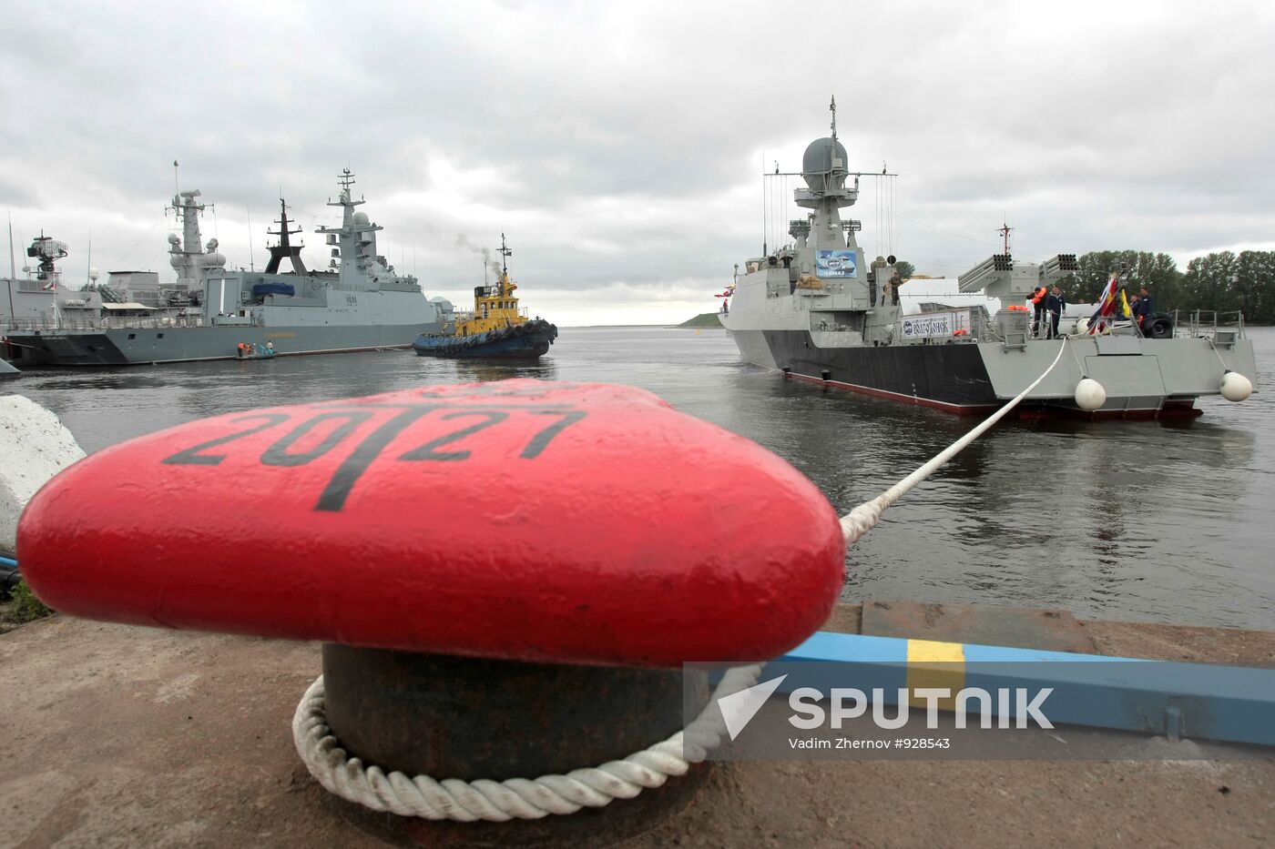 Preparations for Maritime Defense Show opening in St. Petersburg
