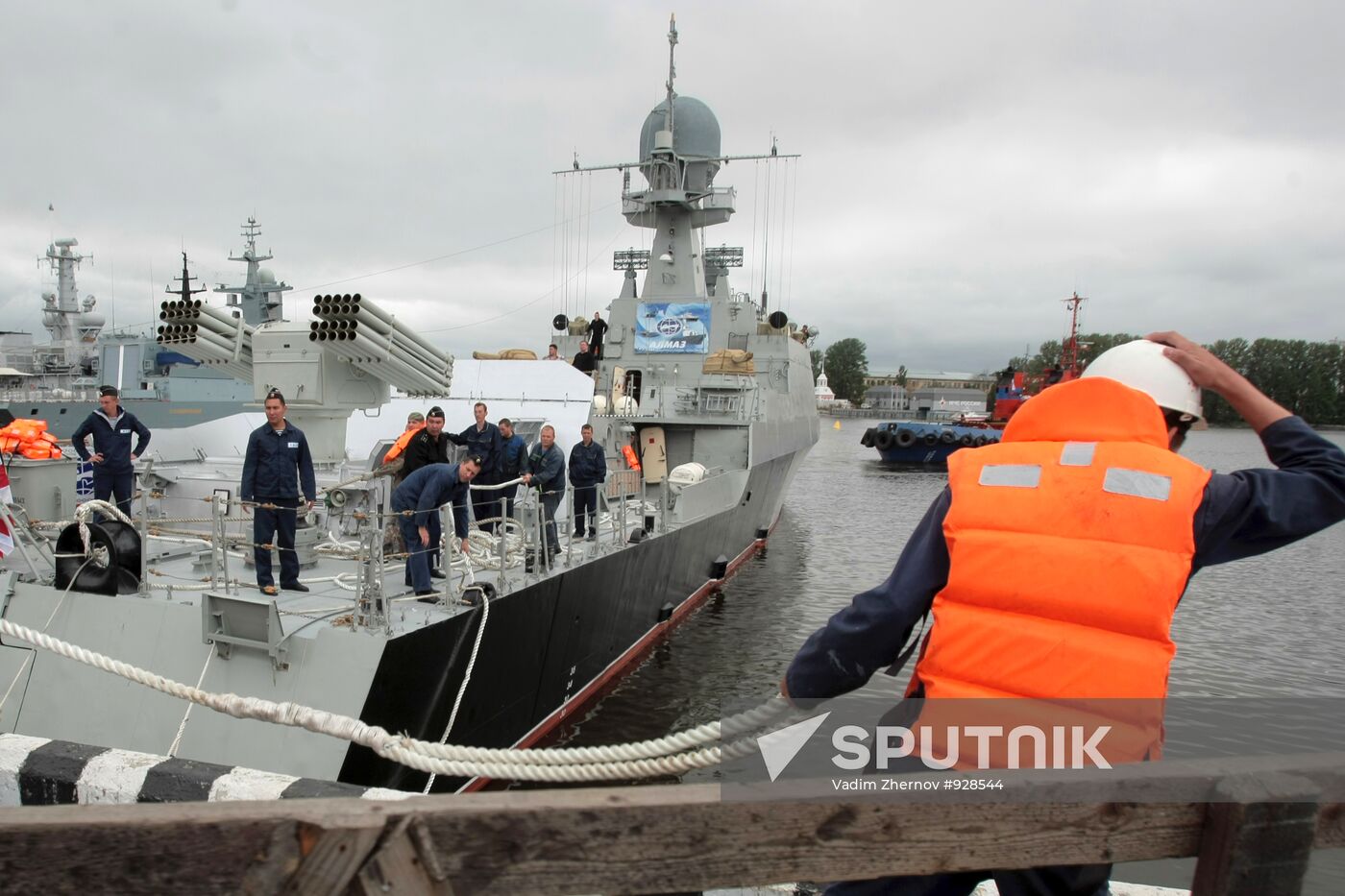 Preparations for Maritime Defense Show opening in St. Petersburg