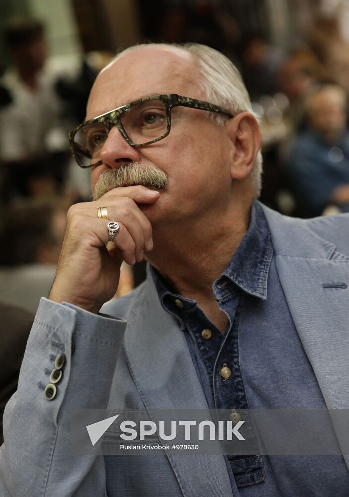 Mikhalkov meets "Burnt by the Sun" reviewers