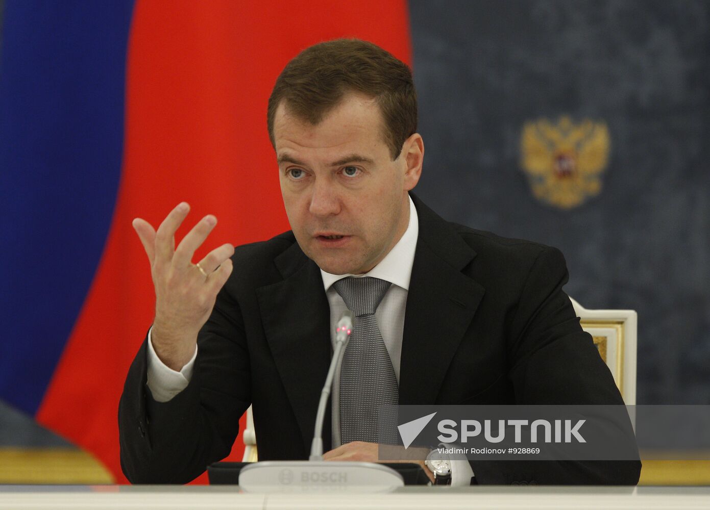 Dmitry Medvedev meets with government