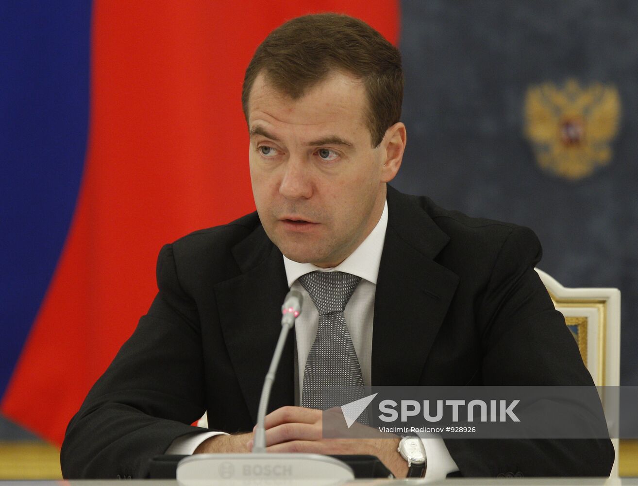 Dmitry Medvedev addresses government with budget policy review