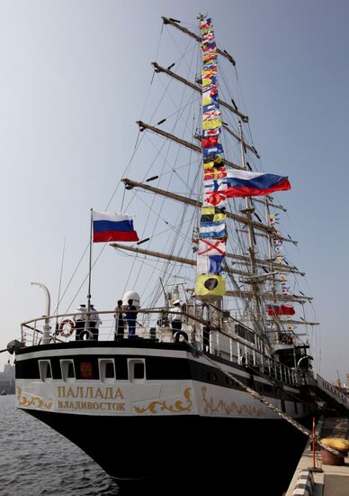 "Pallada" sets sail for Trans-Pacific expedition