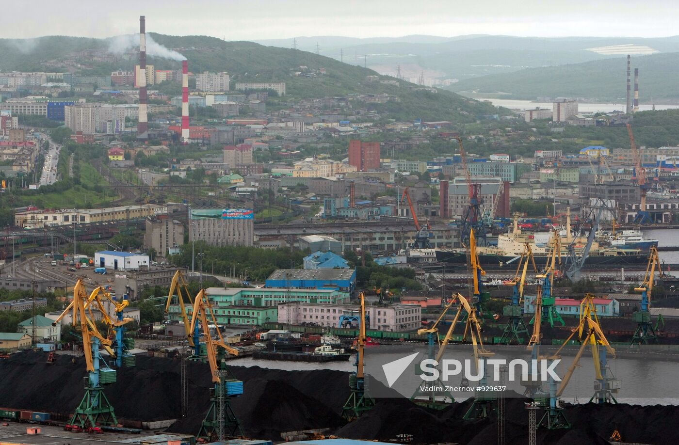 Commissioning of Prirazlomnaya platform rig in Murmansk