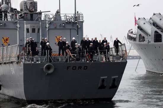 USS Frigate "Ford" visits Pacific Fleet home base