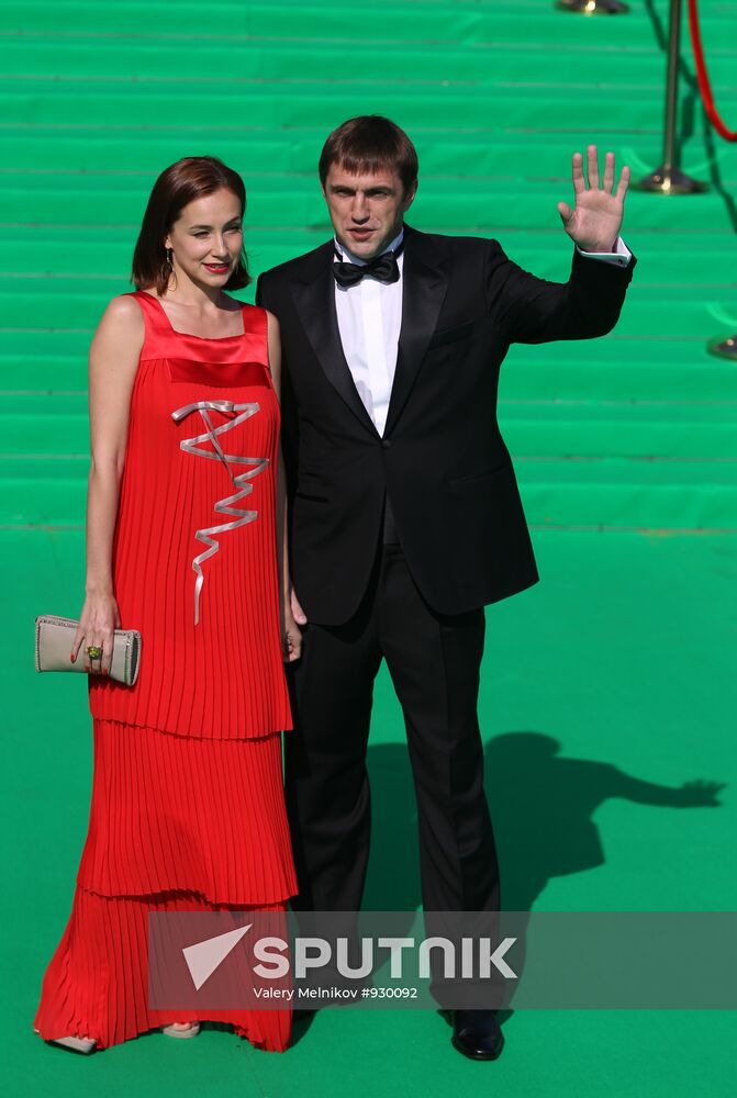 Vladimir Vdovichenkov with his wife Olga Filippova