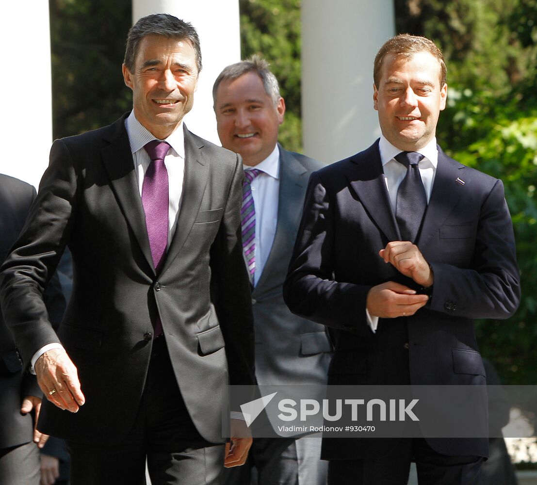 Dmitry Medvedev meets with members of Russia-NATO Council
