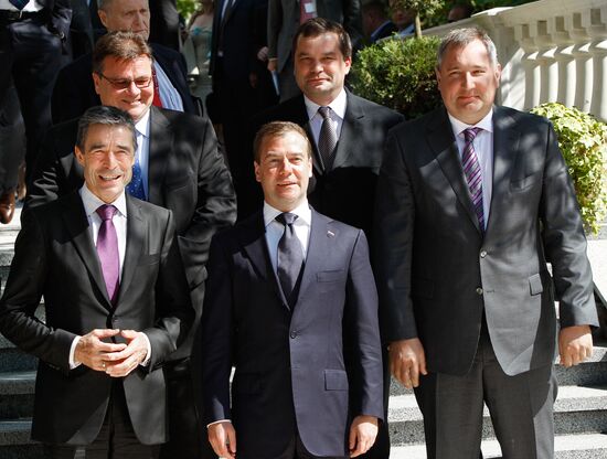 Dmitry Medvedev meets with members of Russia-NATO Council