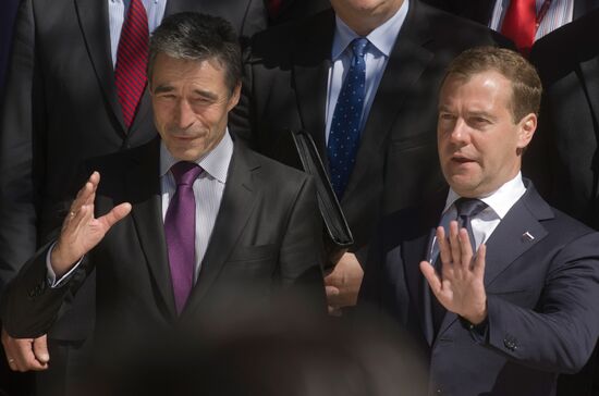 Dmitry Medvedev meets with members of Russia-NATO Council