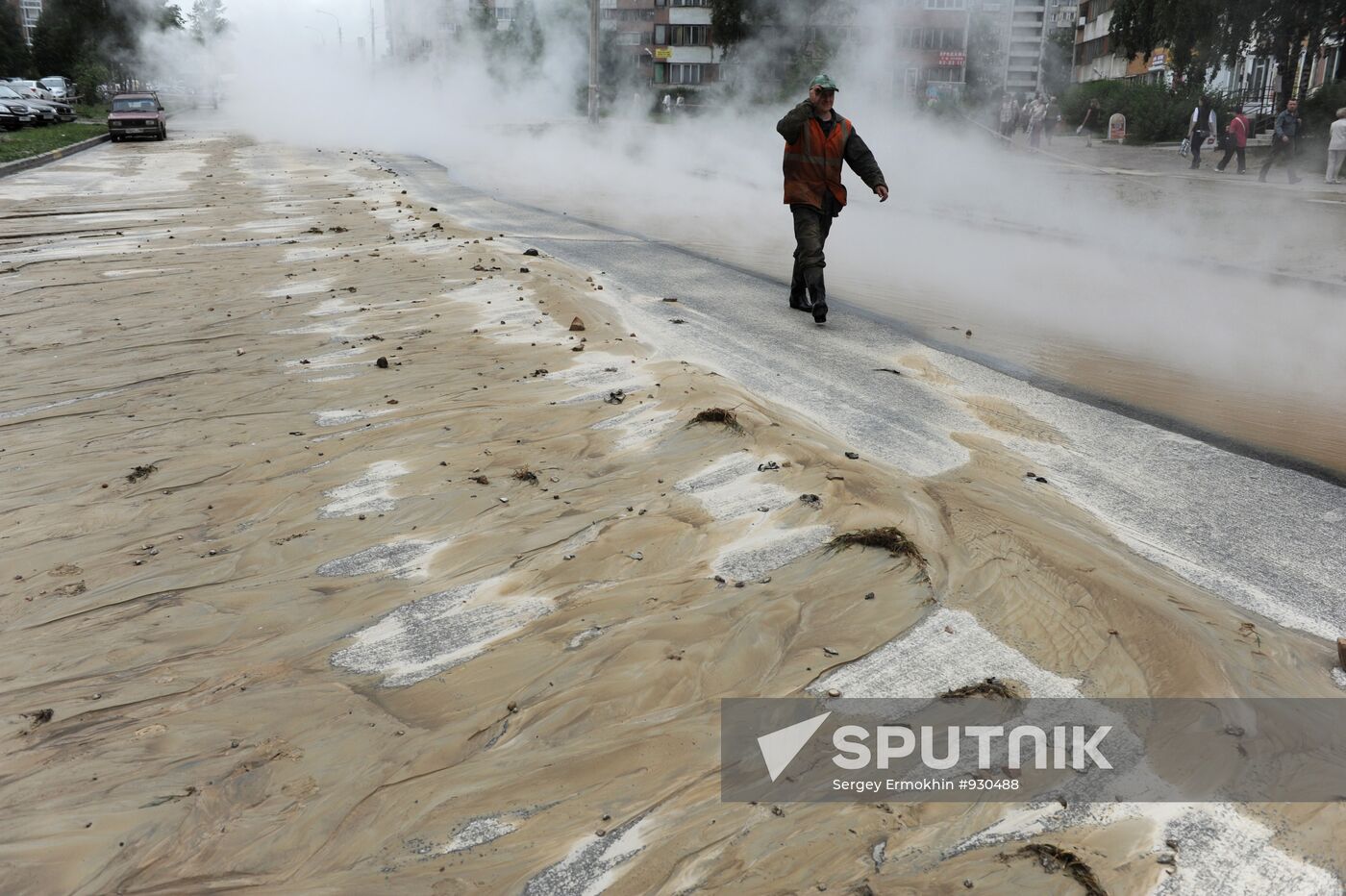 Esenina street in St. Petersburg flooded with boilng water