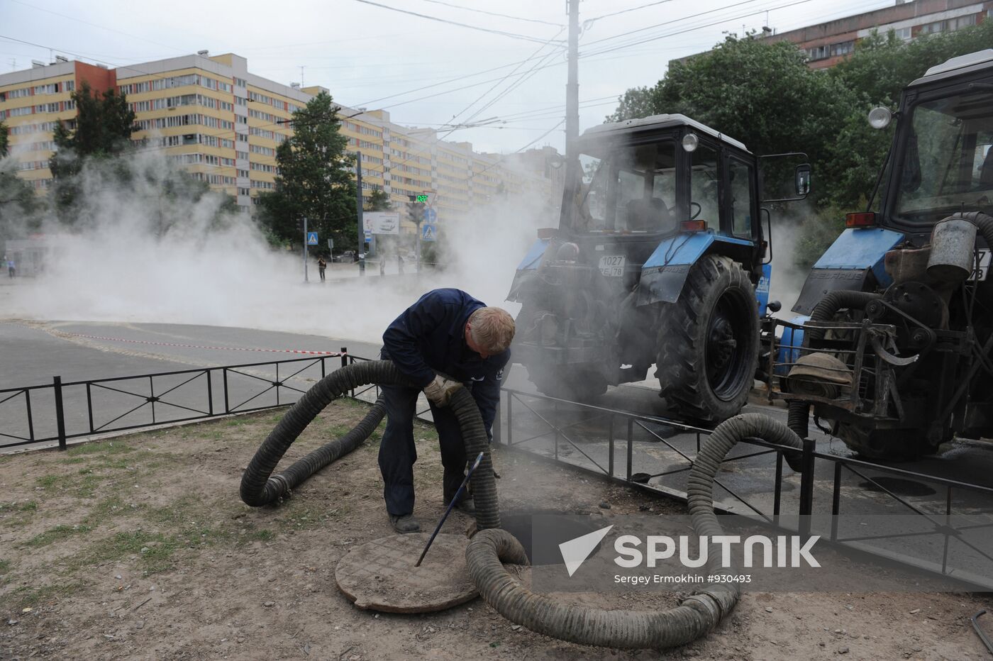 Esenina street in St. Petersburg flooded with boilng water