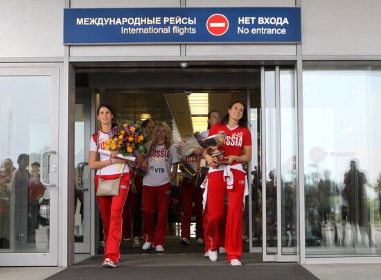 Russian basketball European champions return to Moscow