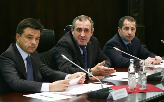 All-Russia Popular Front holds briefing