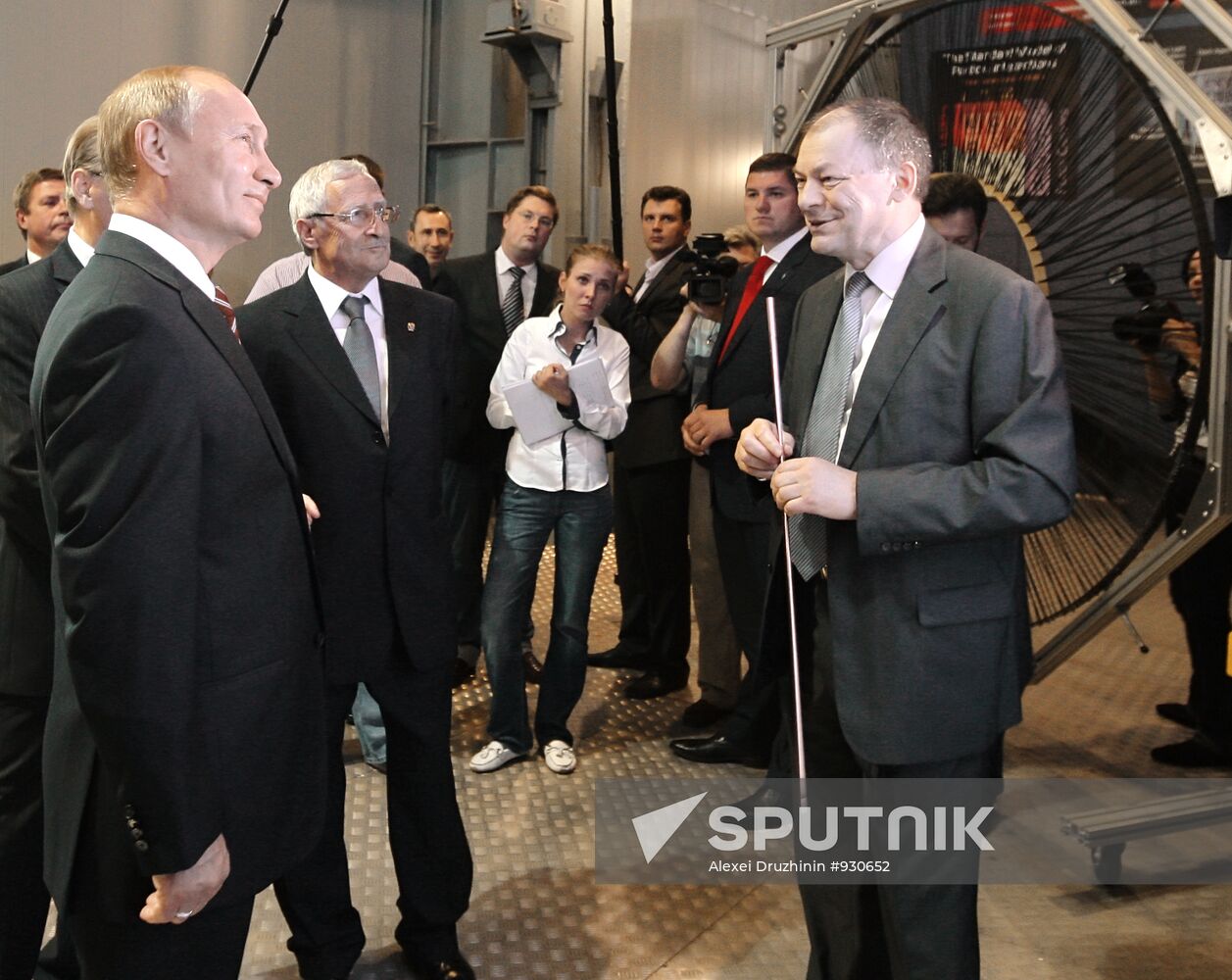 Vladimir Putin visits Joint Institute for Nuclear Research