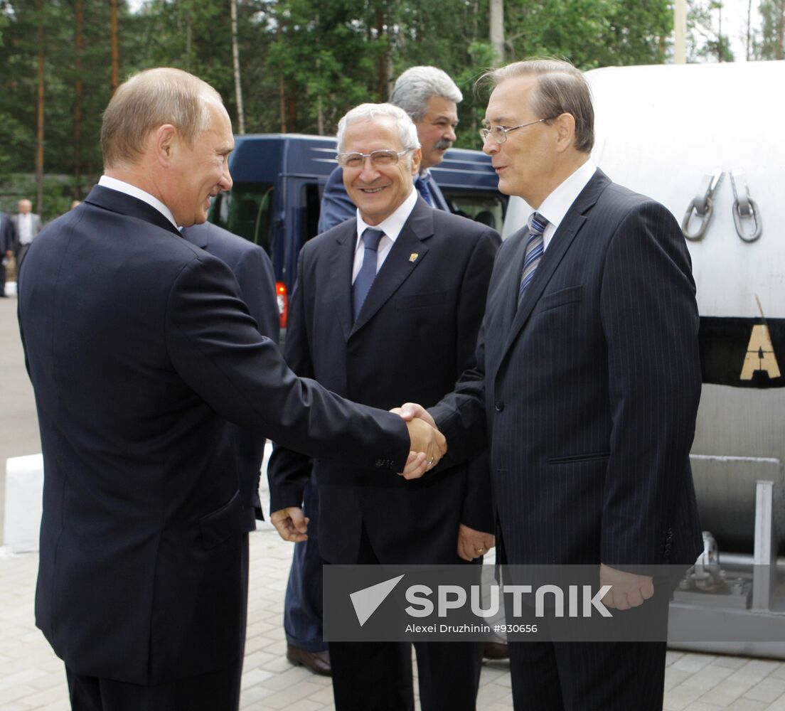 Vladimir Putin visits Joint Institute for Nuclear Research