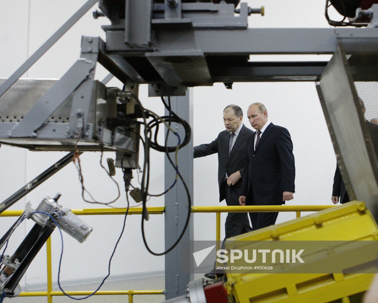 Vladimir Putin visits Joint Institute for Nuclear Research