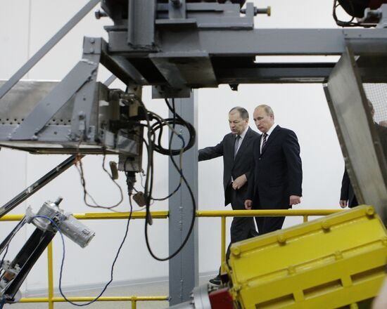 Vladimir Putin visits Joint Institute for Nuclear Research