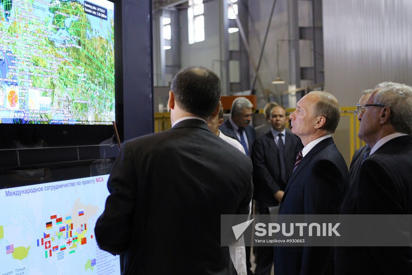 Vladimir Putin visits Joint Institute for Nuclear Research