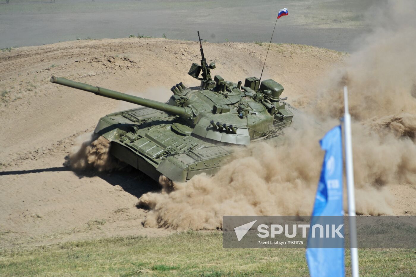Demonstration of equipment and weapons in "VTTV-Omsk-2011"