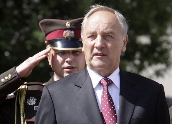 Latvia's new president, Andris Berzins, sworn in