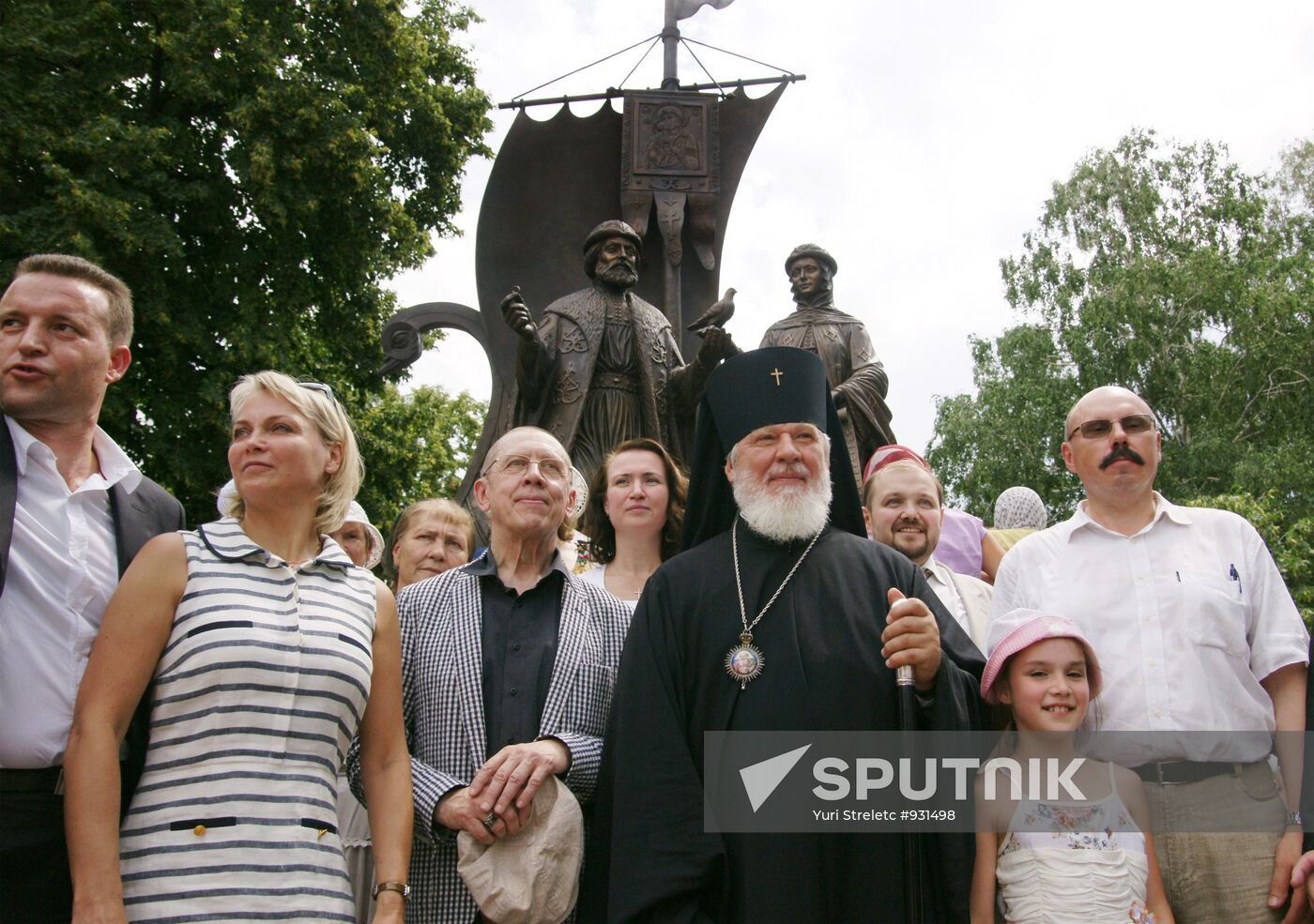 Peter and Fevronia monument unveiled
