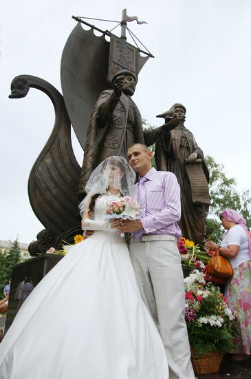Peter and Fevronia monument unveiled