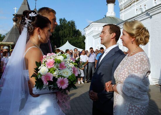 President Medvedev, First Lady visit Murom