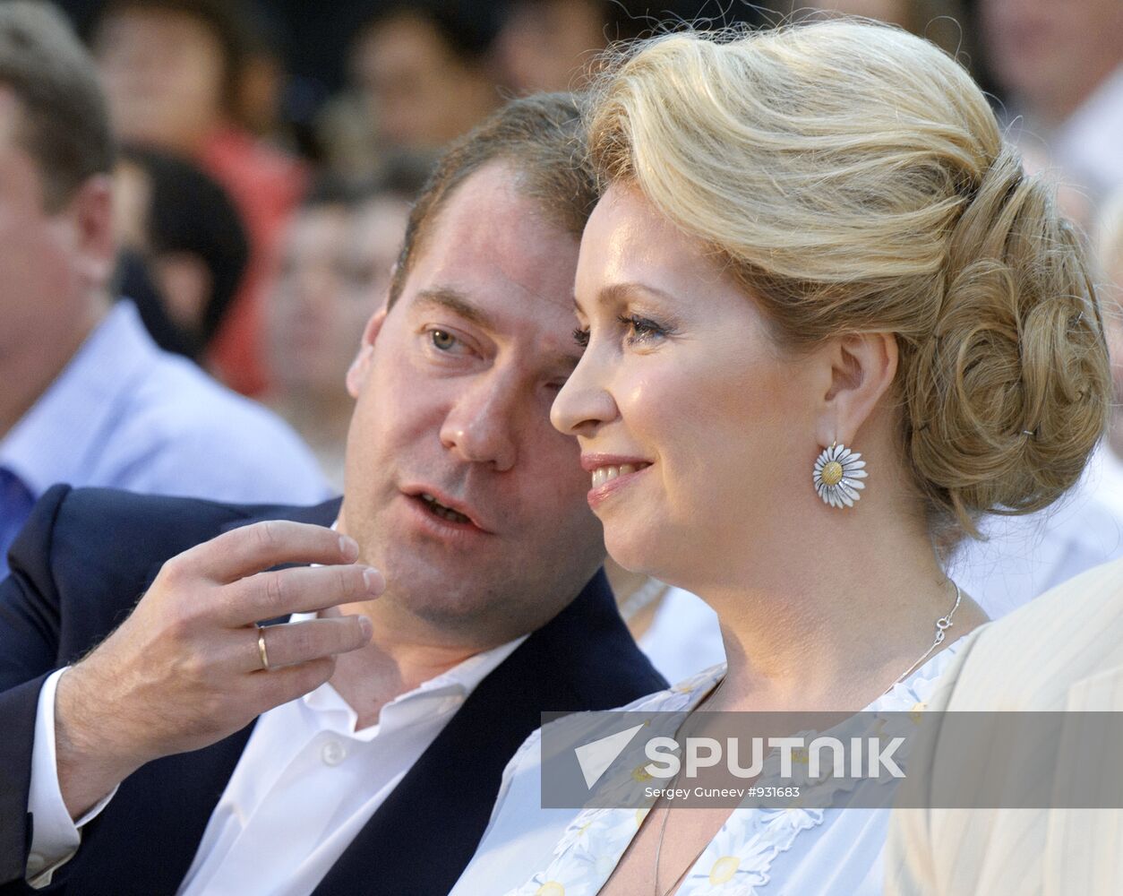 President Medvedev, First Lady visit Murom