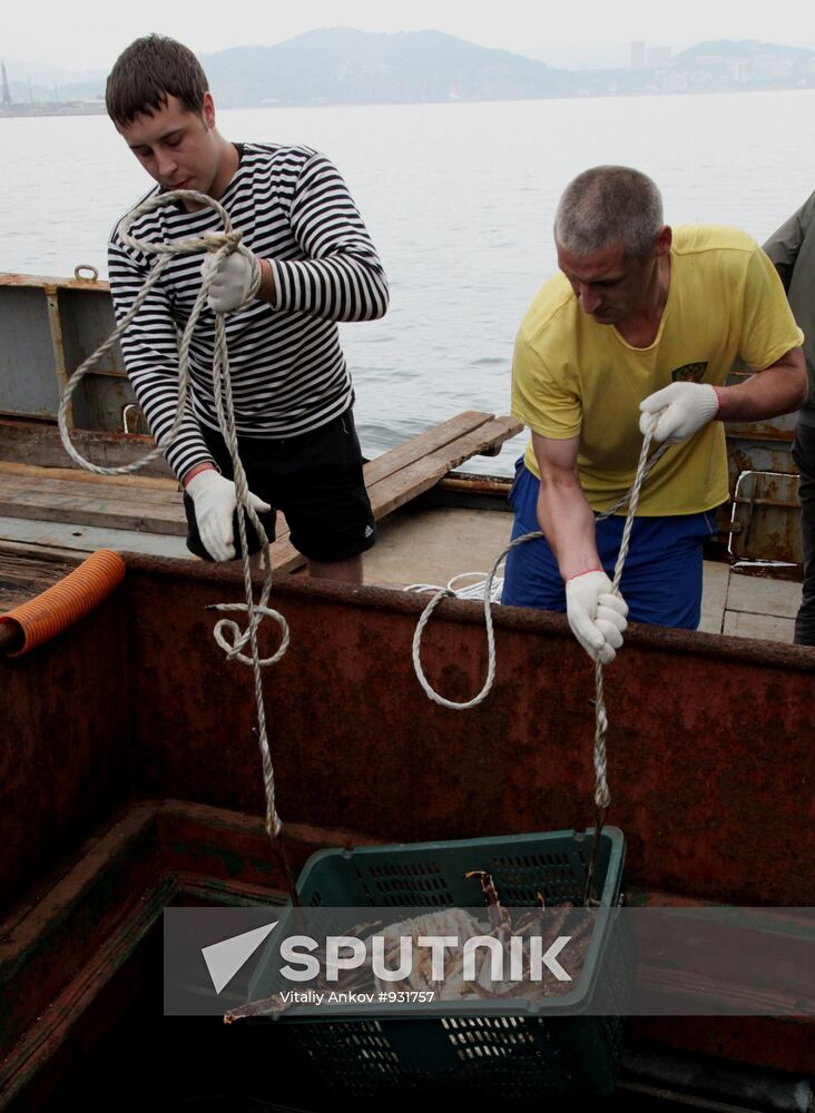 Primorye border guards detain foreign poachers boat