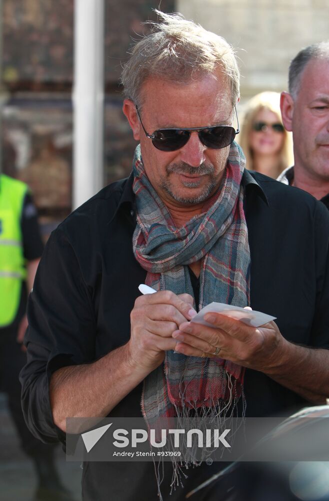 Kevin Costner