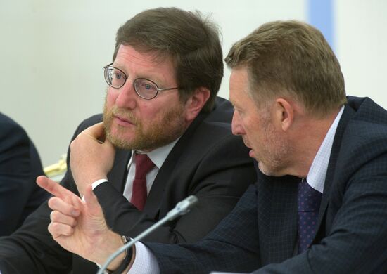 Anatoly Karachinsky and Alexei Isaikin