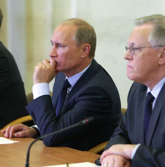 Vladimir Putin meets economists at RAN