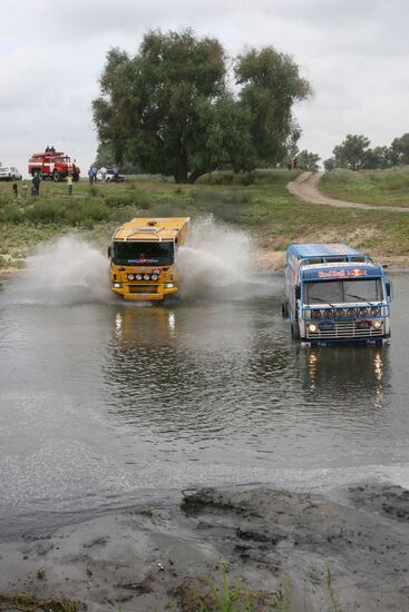 Motorsport. 2nd stage of rally-ride "Silk Way"