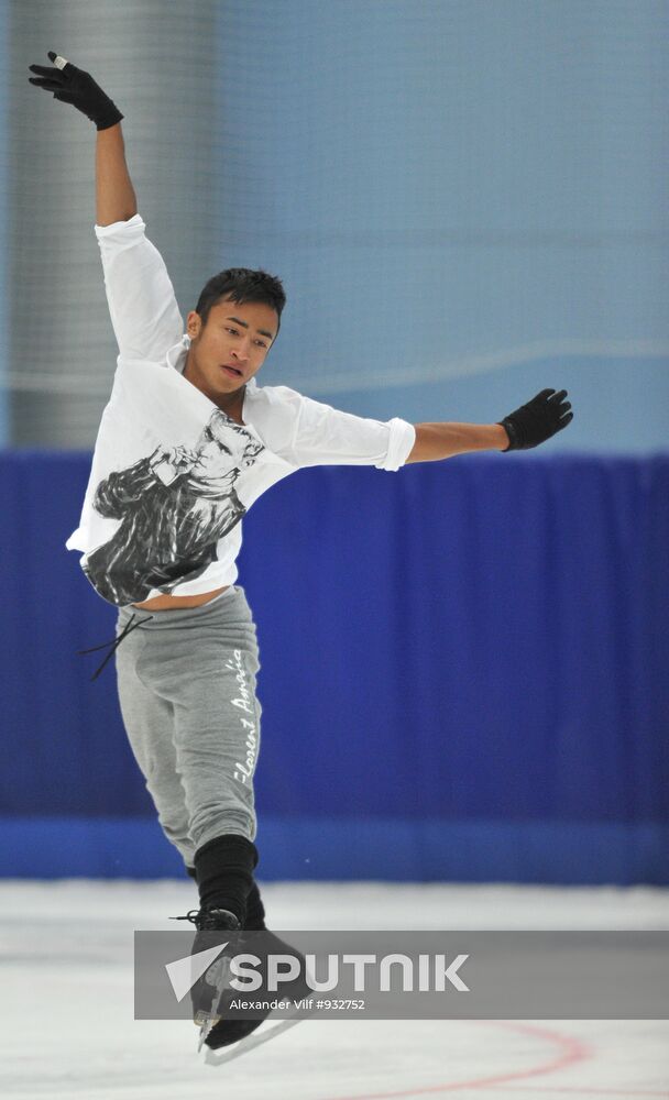 Coach Nikolai Morozov holds training session with his skaters