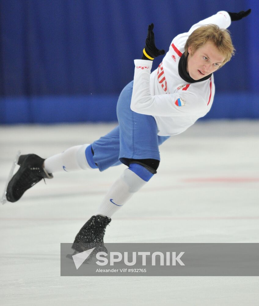 Coach Nikolai Morozov holds training session with his skaters