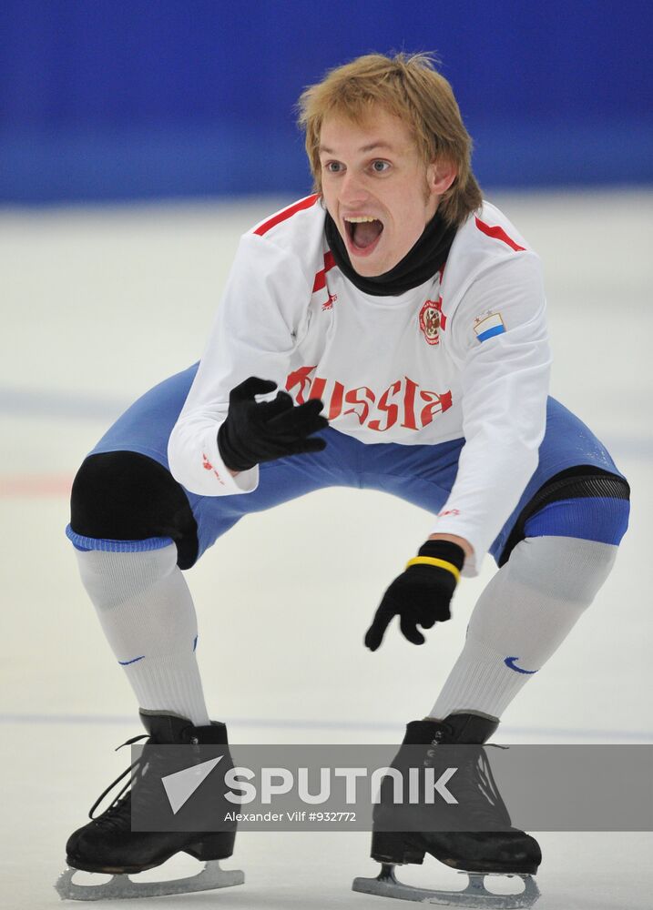 Coach Nikolai Morozov holds training session with his skaters
