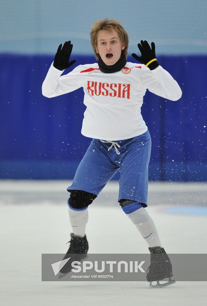 Coach Nikolai Morozov holds training session with his skaters