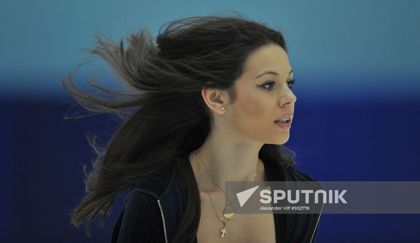 Coach Nikolai Morozov holds training session with his skaters