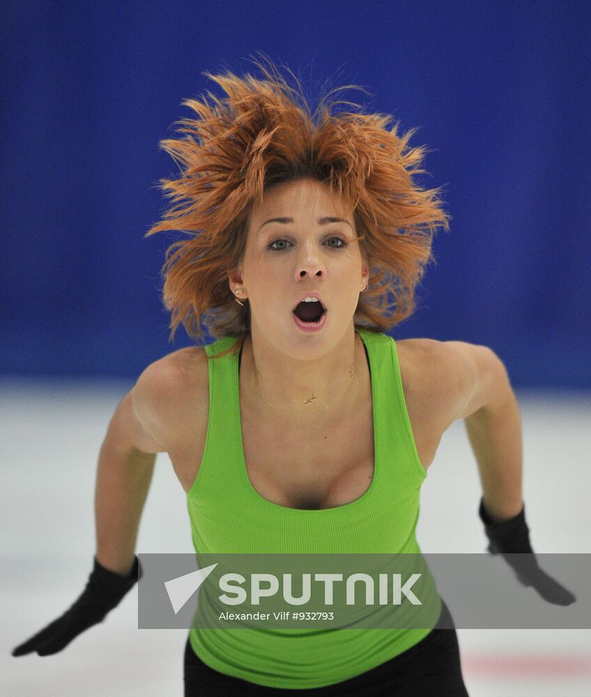 Coach Nikolai Morozov holds training session with his skaters