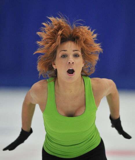 Coach Nikolai Morozov holds training session with his skaters