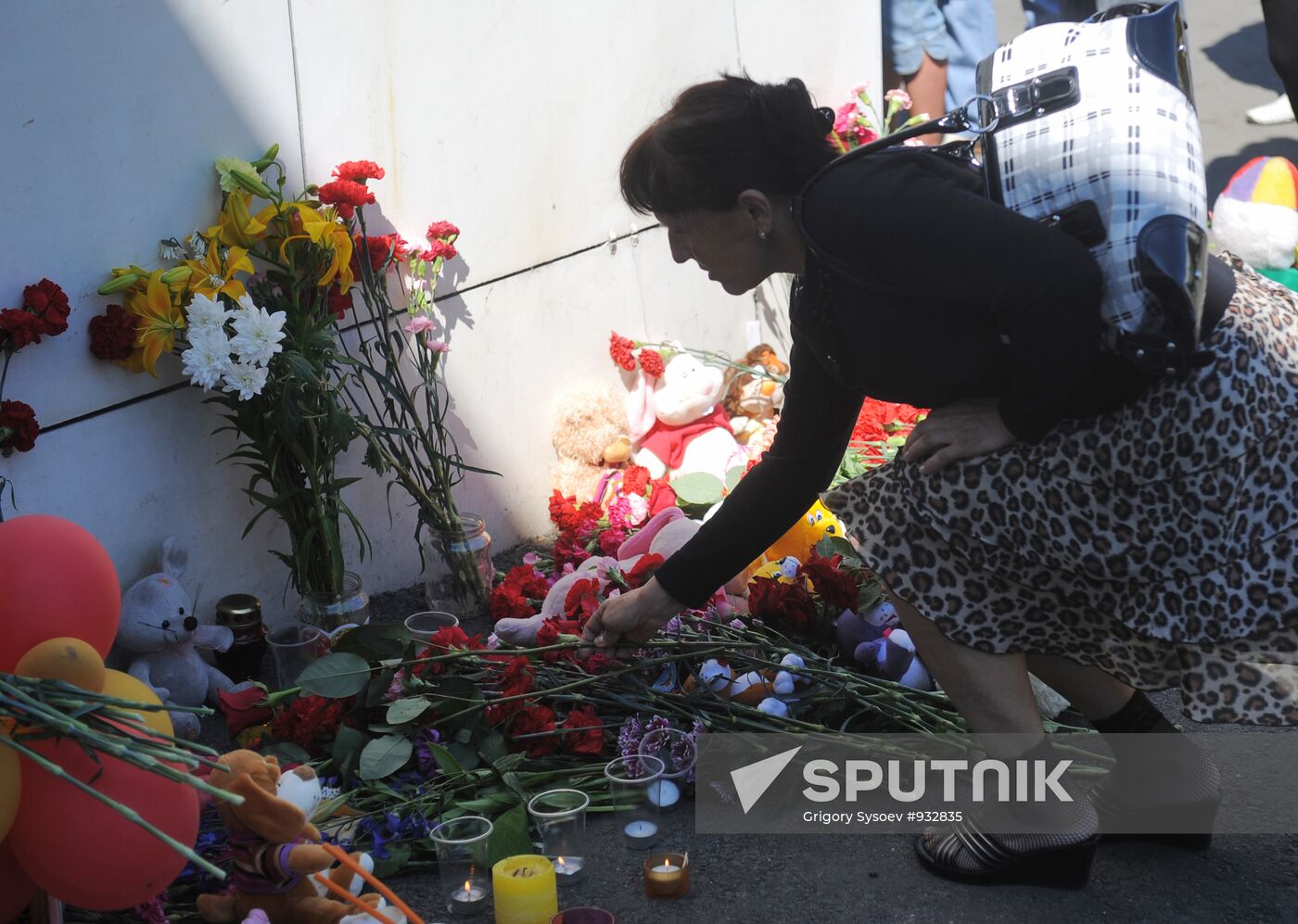 People mourn Bulgaria cruise boat victims in Kazan