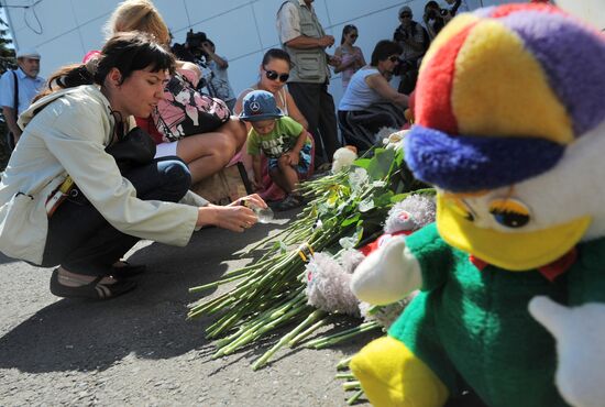 People mourn Bulgaria cruise boat victims in Kazan