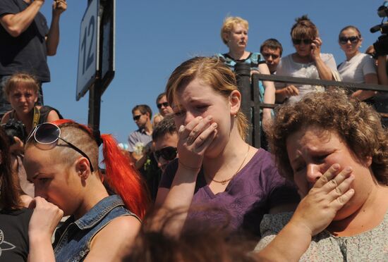 People mourn Bulgaria cruise boat victims in Kazan