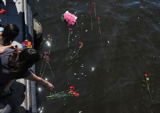 People mourn Bulgaria cruise boat victims in Kazan