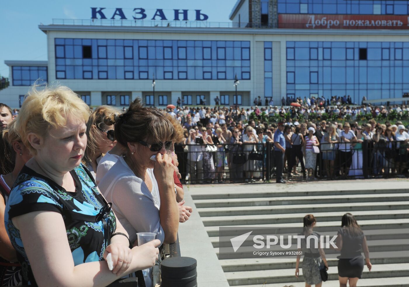 People mourn Bulgaria cruise boat victims in Kazan