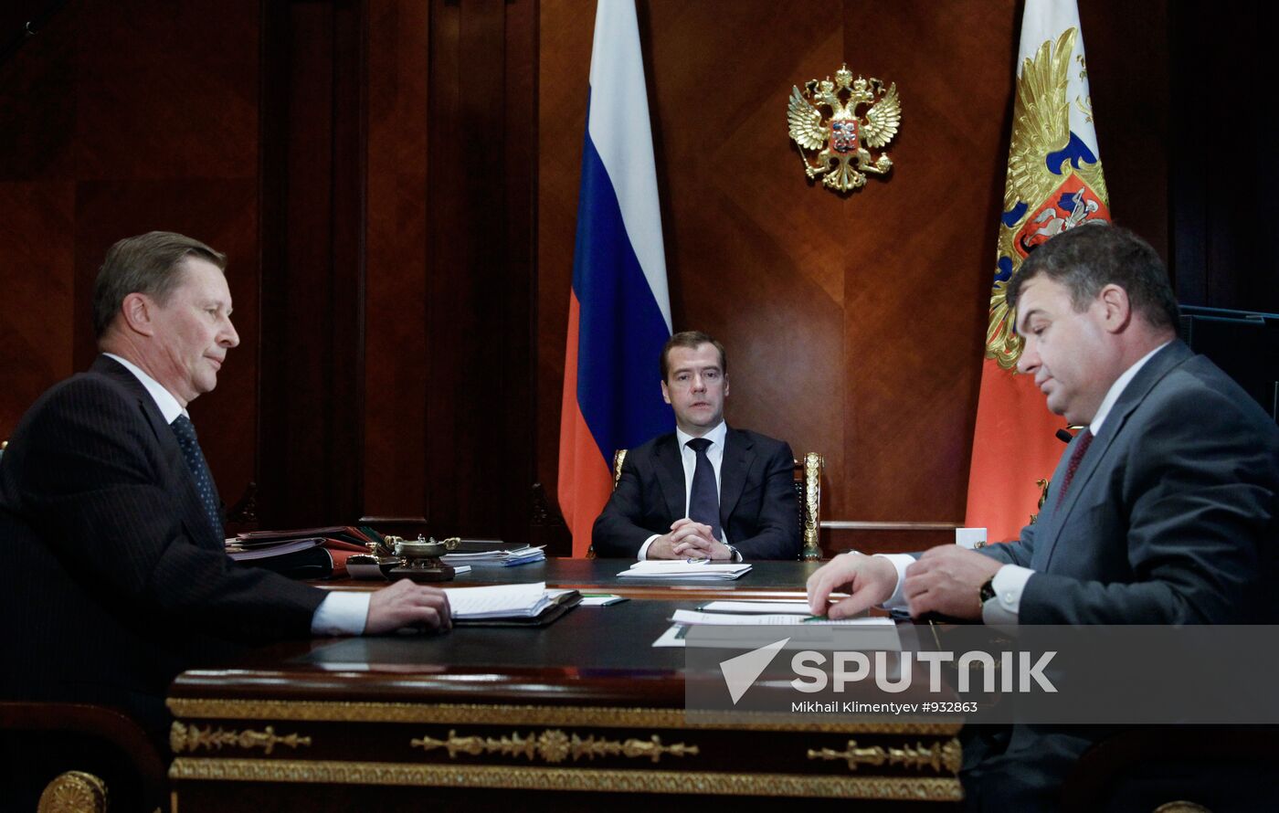 Dmitry Medvedev meets with Sergei Ivanov and Anatoly Serdyukov