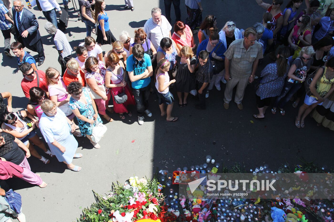 People mourn Bulgaria cruise boat victims in Kazan