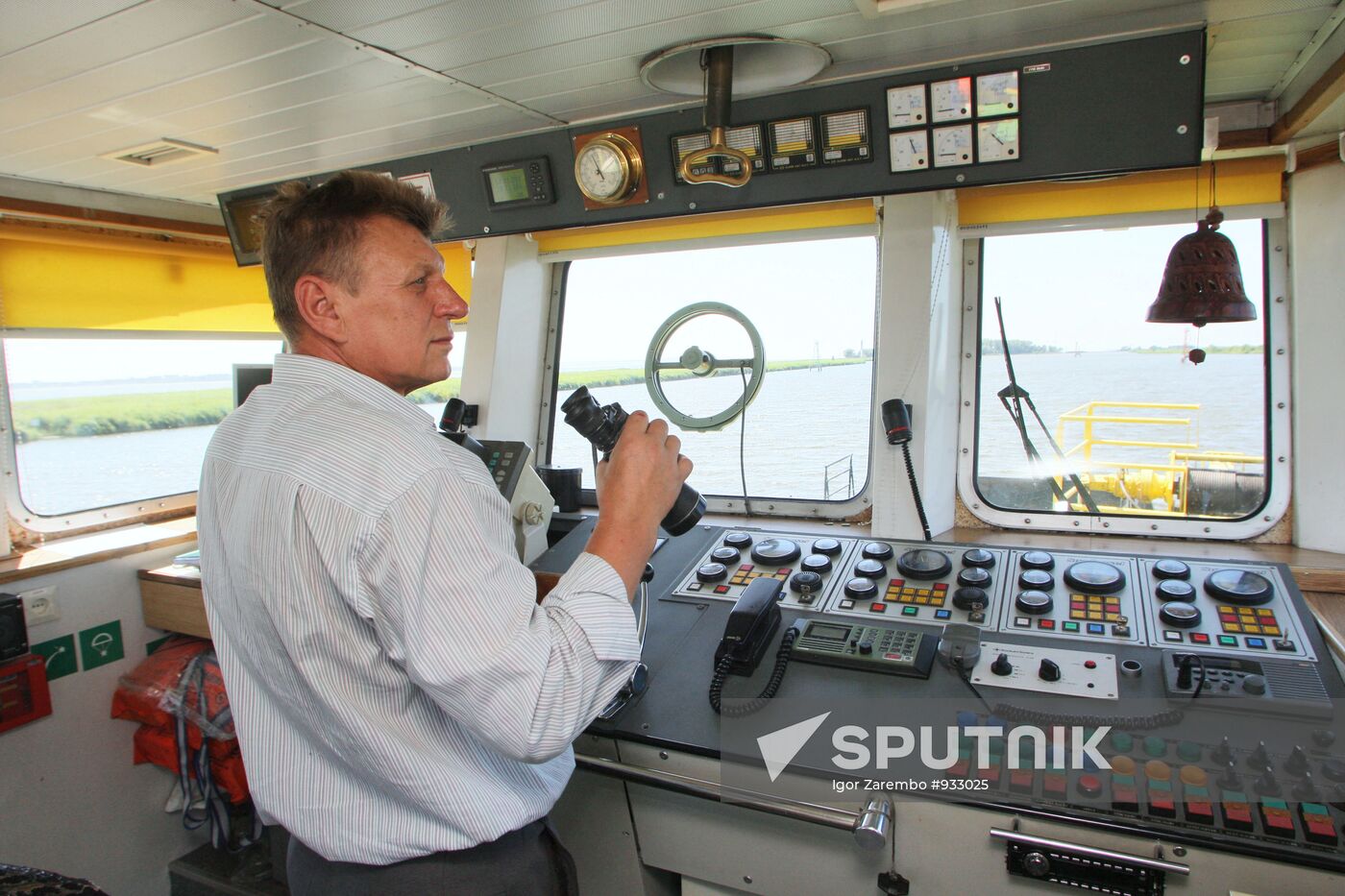 Kaliningrad Sea Canal navigation equipment serviced