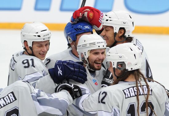 Noize MC and KHL players in music clip shooting